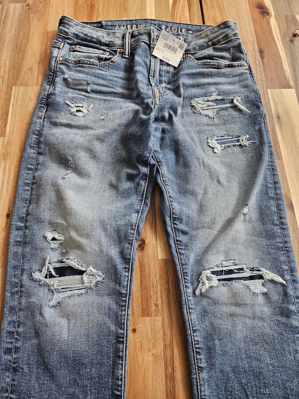 American Eagle Outfitters Men’s Distressed Medium Blue Slim Straight Jeans